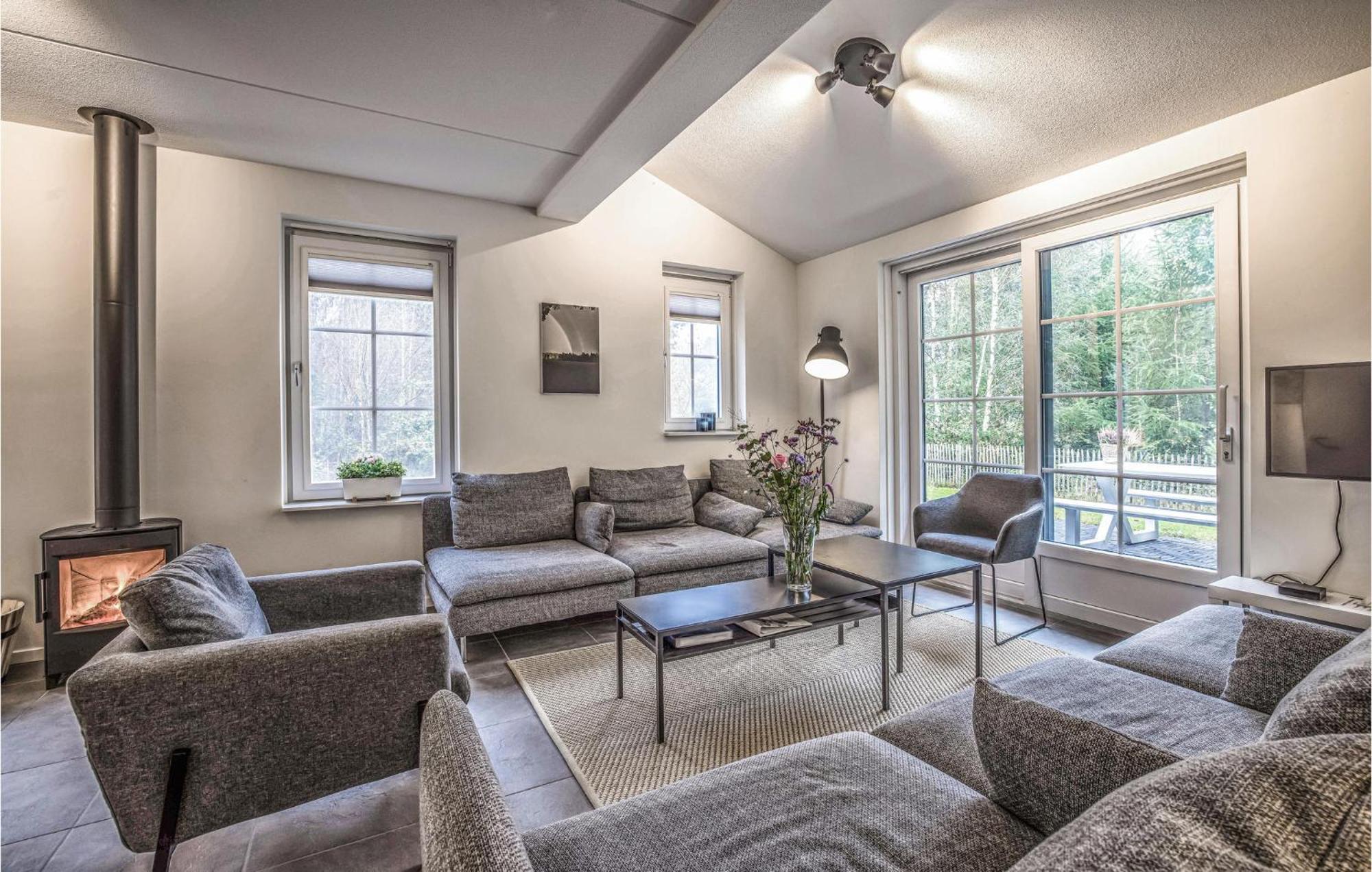 Amazing Home In Rijssen With Wifi Экстерьер фото