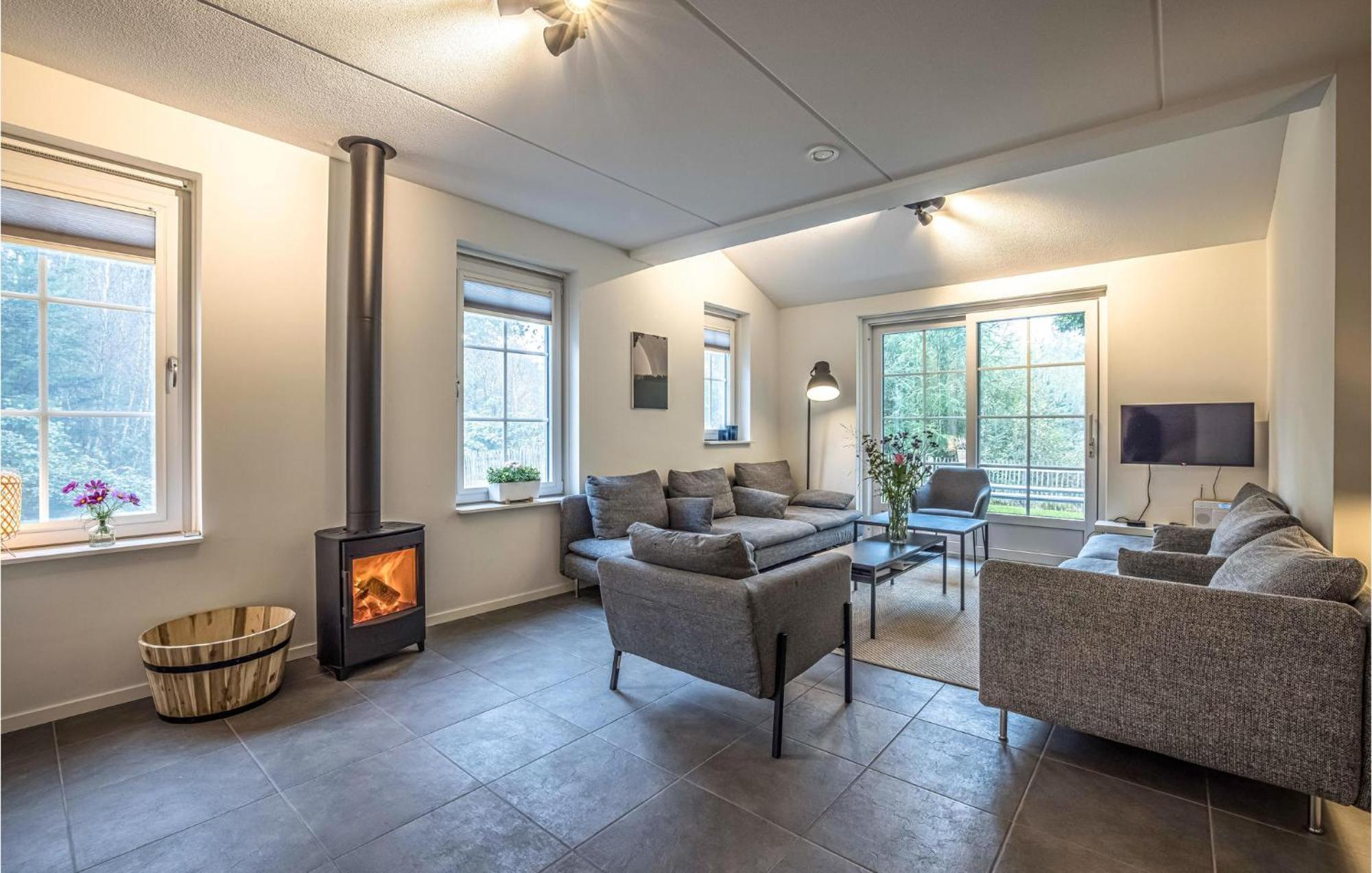 Amazing Home In Rijssen With Wifi Экстерьер фото