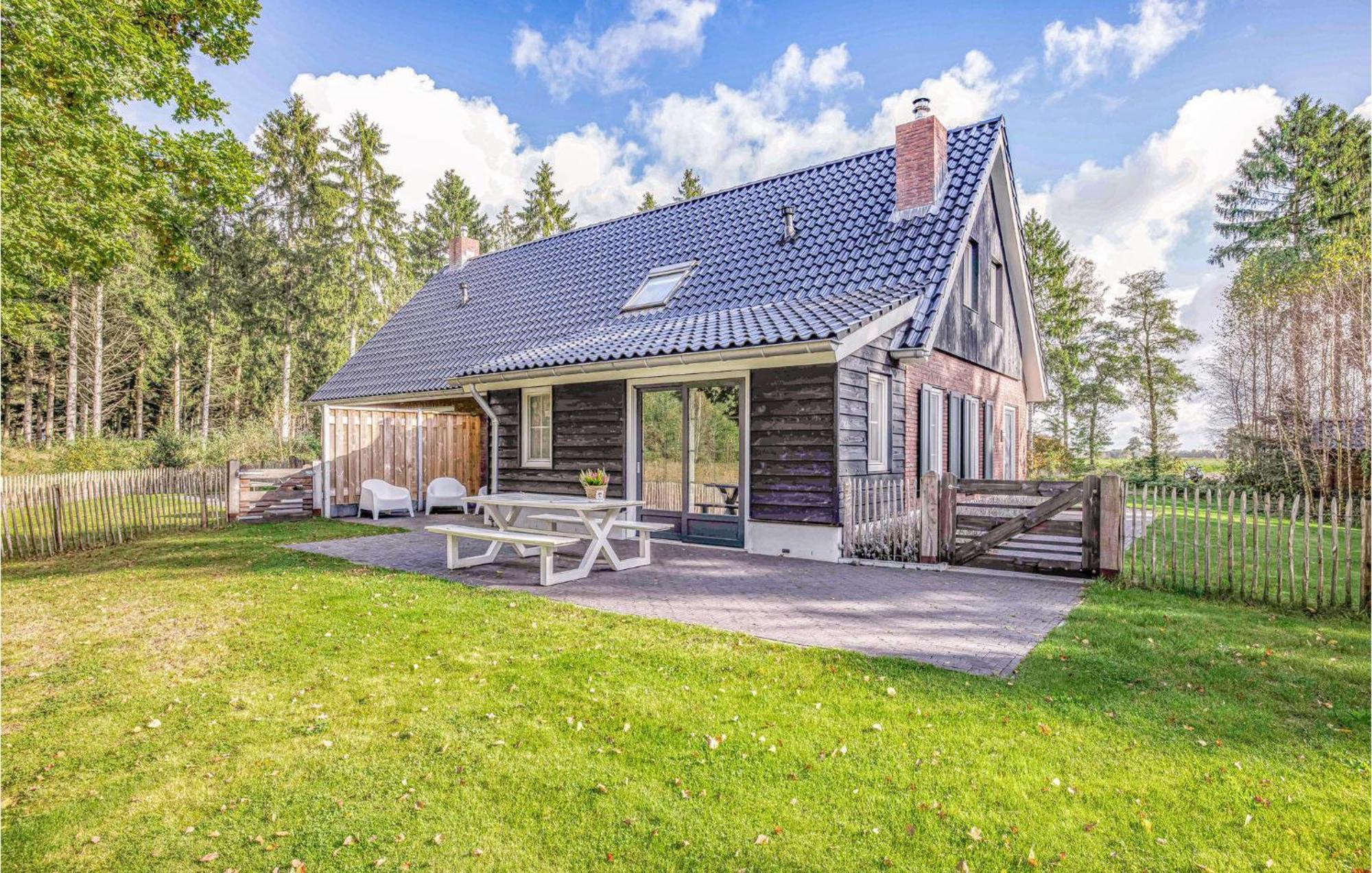 Amazing Home In Rijssen With Wifi Экстерьер фото